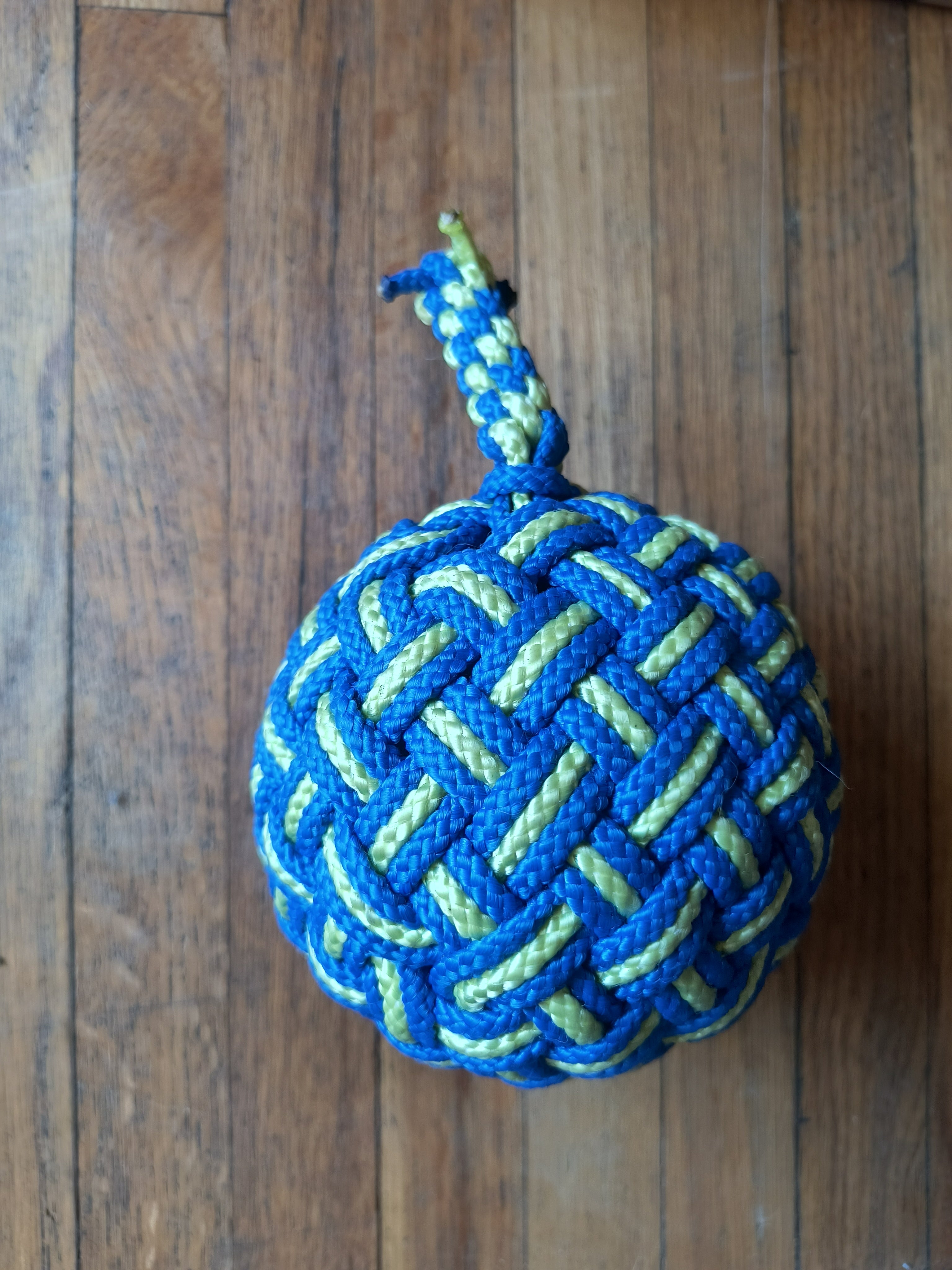 Blue/Yellow Cuboctahedral Globe Knot